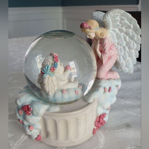 Cast Art Industries 1995 Dreamsicles "Heart to Heart" Musical Snowglobe - Picture 1 of 10